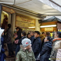 Large queue at Peterskirche tower (1726 Besuche) The Peterskirche tower is very popular and there's usually a long queue of people here. Large queue at Peterskirche tower